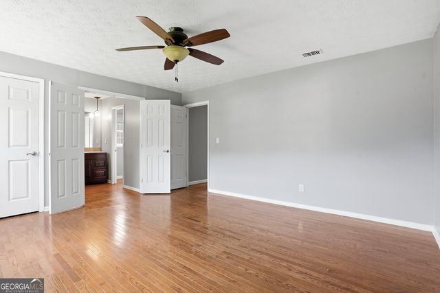 2201 Colonial Oak Way, Stone Mountain, GA 30087