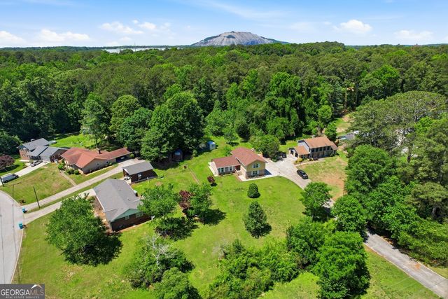 2201 Colonial Oak Way, Stone Mountain, GA 30087
