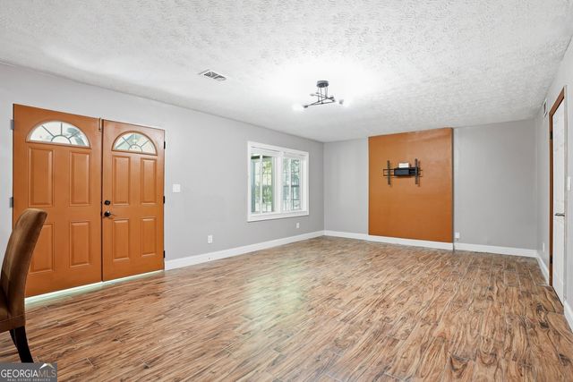 2201 Colonial Oak Way, Stone Mountain, GA 30087