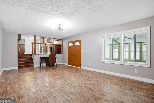 2201 Colonial Oak Way, Stone Mountain, GA 30087
