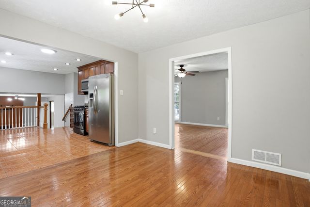 2201 Colonial Oak Way, Stone Mountain, GA 30087