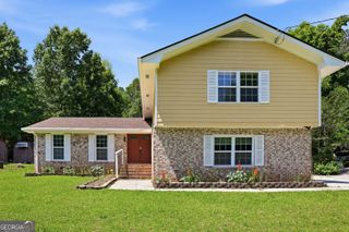2201 Colonial Oak Way, Stone Mountain, GA 30087