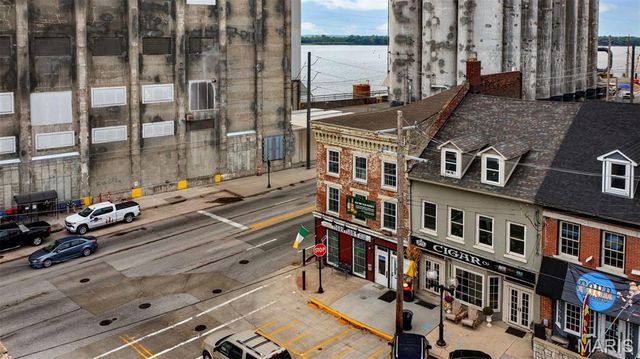 200 State Street, Alton, IL 62002