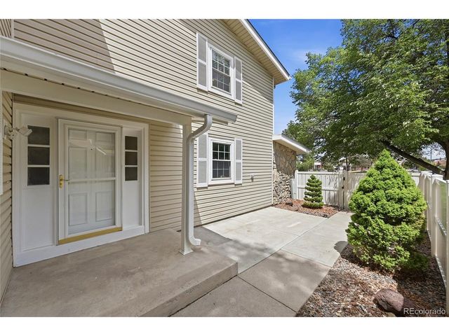2770 S Heather Gardens Way, Aurora, CO 80014