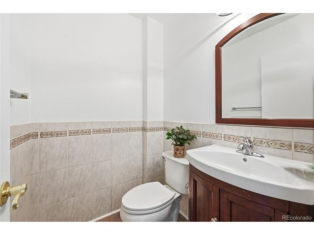 2770 S Heather Gardens Way, Aurora, CO 80014