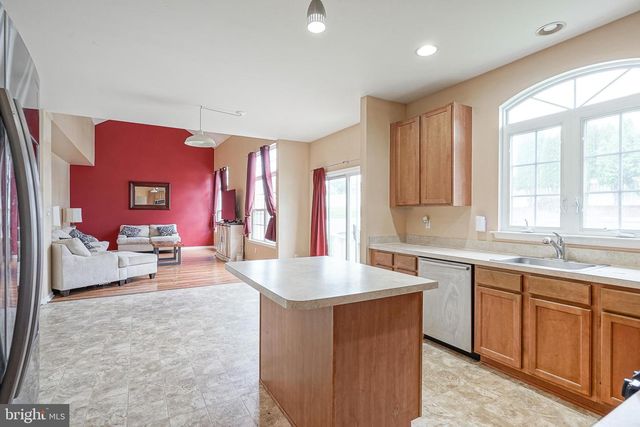 809 GALLERIA DR, Williamstown, NJ 08094