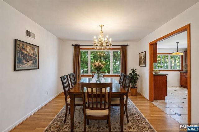 111 Ramille Court, Paramus, NJ 07652