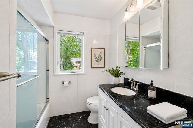 111 Ramille Court, Paramus, NJ 07652