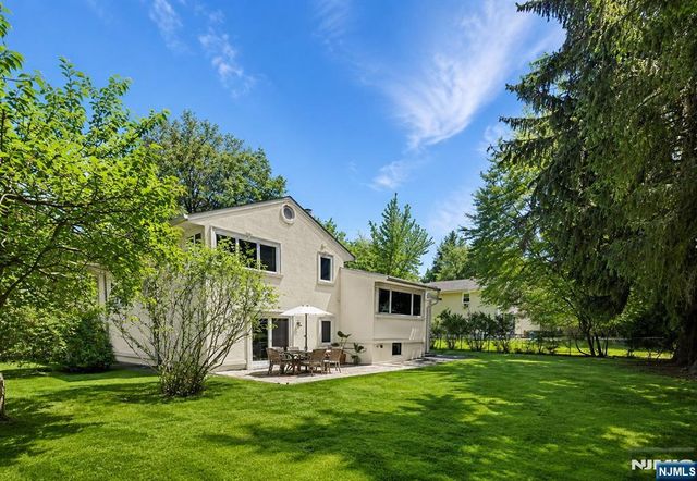 111 Ramille Court, Paramus, NJ 07652