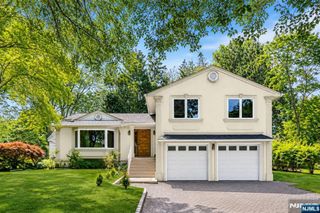 111 Ramille Court, Paramus, NJ 07652