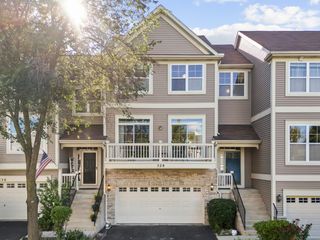 328 Hickory Lane, South Elgin, IL 60177