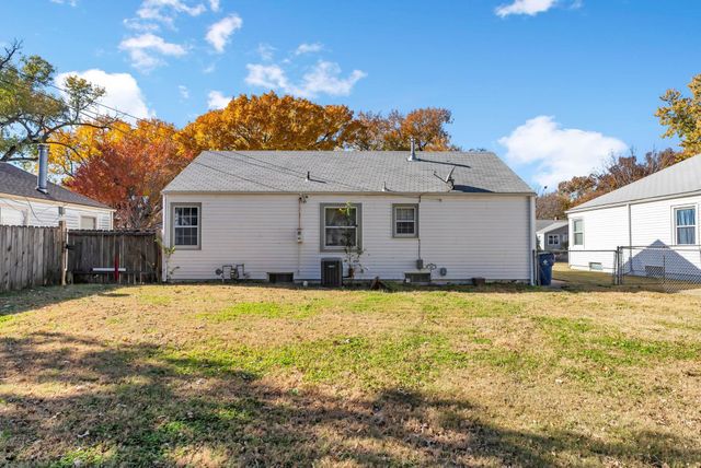 2762 S Classen, Wichita, KS 67216