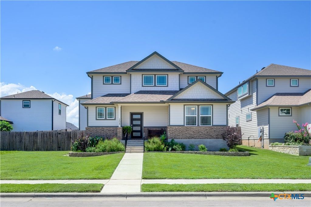 208 Garner Drive, Kyle, TX 78640