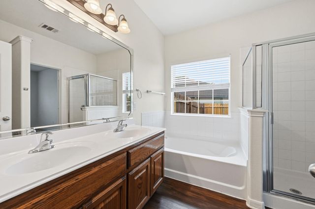 1907 Brewers PL, Taylor, TX 76574