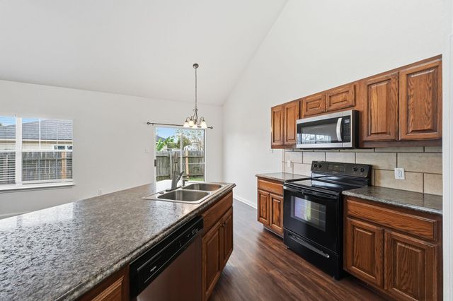 1907 Brewers PL, Taylor, TX 76574