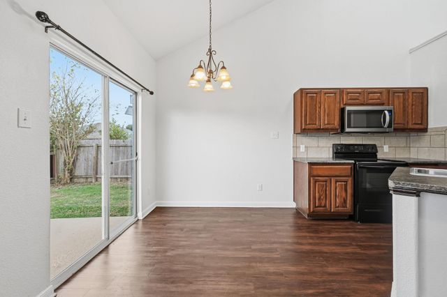 1907 Brewers PL, Taylor, TX 76574