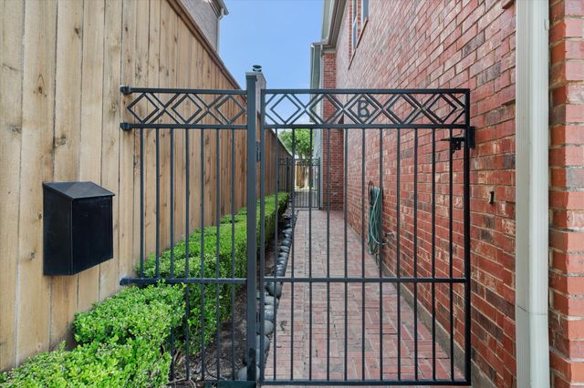 5633 El Campo Avenue, Fort Worth, TX 76107