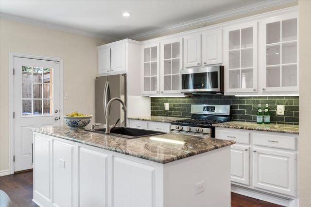 5633 El Campo Avenue, Fort Worth, TX 76107