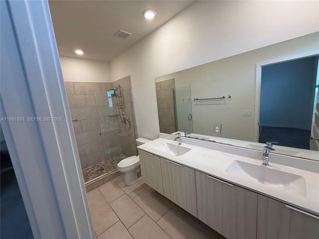 9113 NW 159th St 9113, Miami Lakes, FL 33018