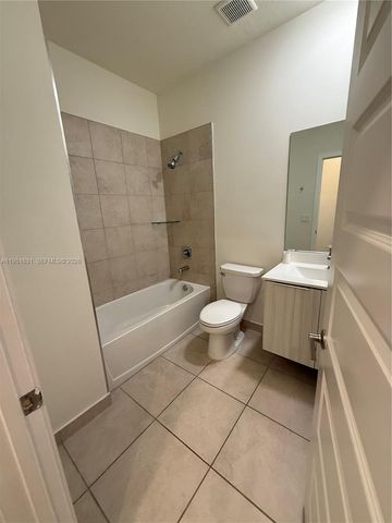 9113 NW 159th St 9113, Miami Lakes, FL 33018