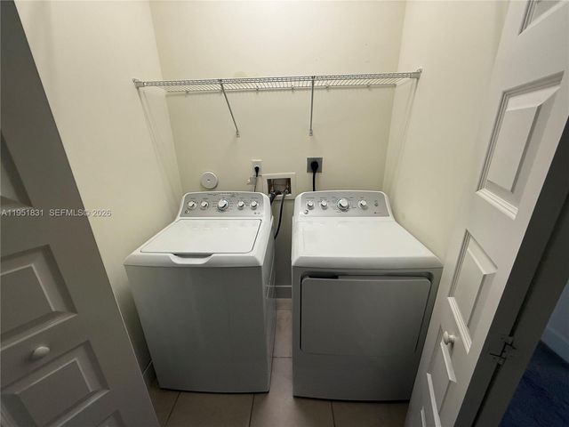 9113 NW 159th St 9113, Miami Lakes, FL 33018