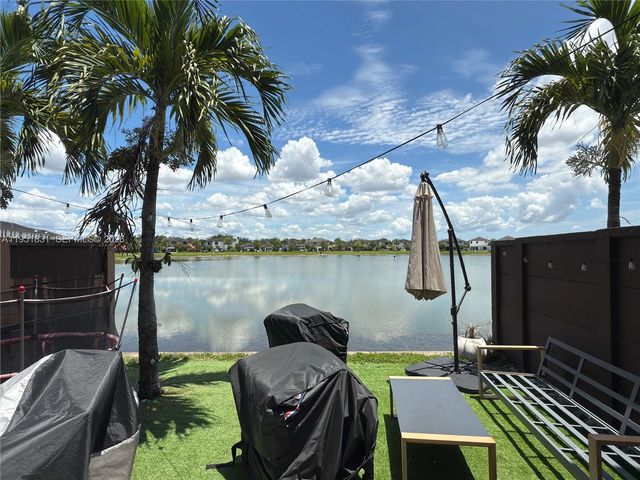 9113 NW 159th St 9113, Miami Lakes, FL 33018