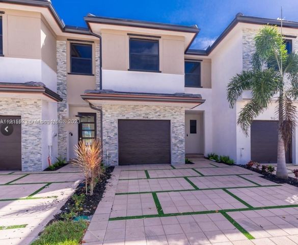 9113 NW 159th St 9113, Miami Lakes, FL 33018
