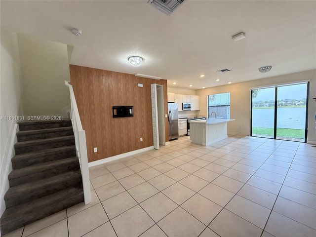 9113 NW 159th St 9113, Miami Lakes, FL 33018