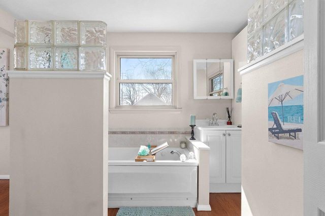 2105 N BALLARD ROAD, Appleton, WI 54911