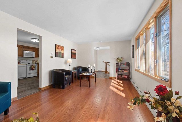 2105 N BALLARD ROAD, Appleton, WI 54911