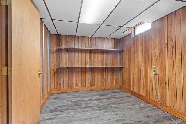 2105 N BALLARD ROAD, Appleton, WI 54911