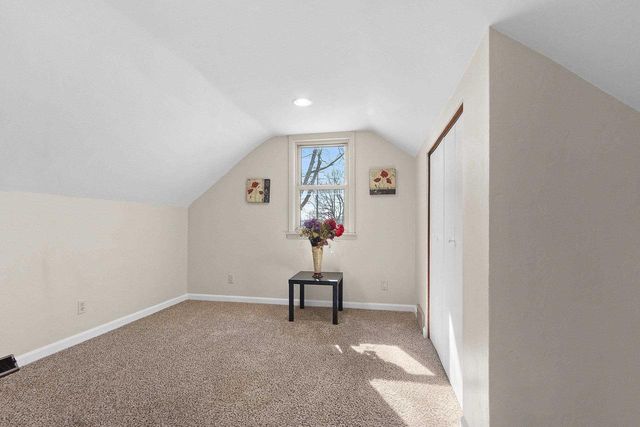 2105 N BALLARD ROAD, Appleton, WI 54911