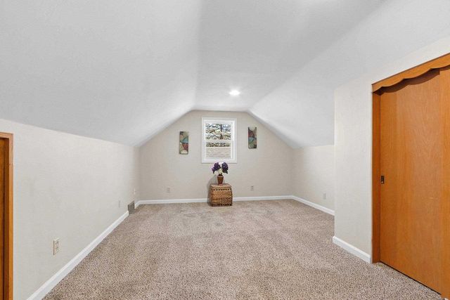 2105 N BALLARD ROAD, Appleton, WI 54911