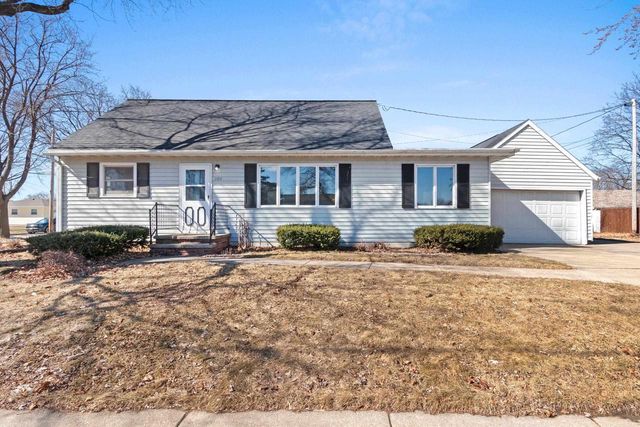 2105 N BALLARD ROAD, Appleton, WI 54911