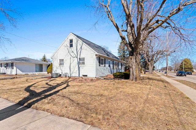 2105 N BALLARD ROAD, Appleton, WI 54911