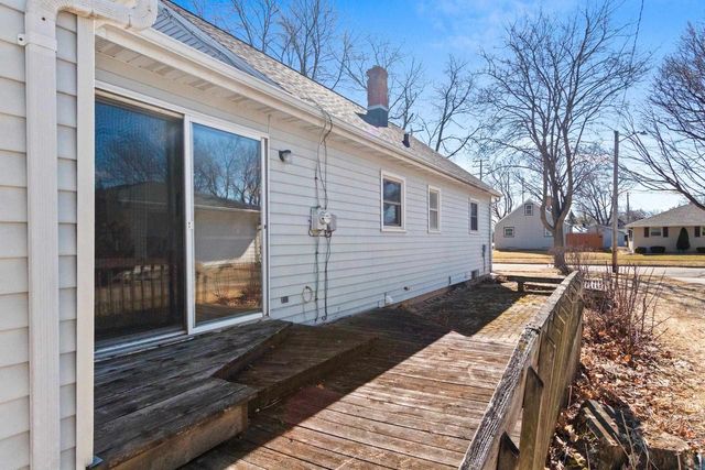 2105 N BALLARD ROAD, Appleton, WI 54911