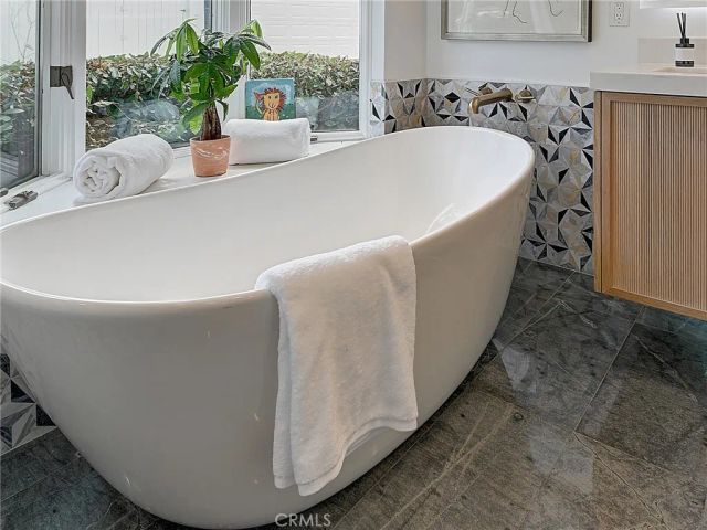 46 Empty Saddle Road, Rolling Hills Estates, CA 90274