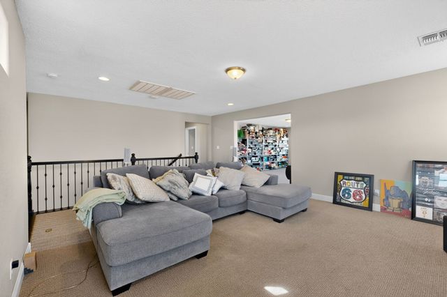 4712 Viento Del Norte, Santa Fe, NM 87507