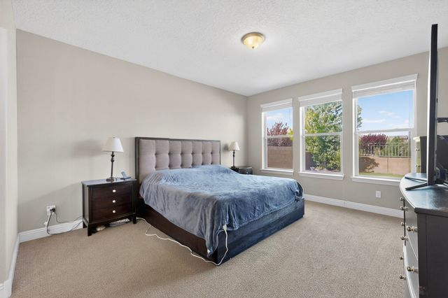 4712 Viento Del Norte, Santa Fe, NM 87507