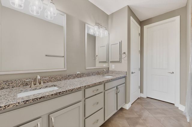 4712 Viento Del Norte, Santa Fe, NM 87507