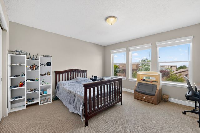 4712 Viento Del Norte, Santa Fe, NM 87507