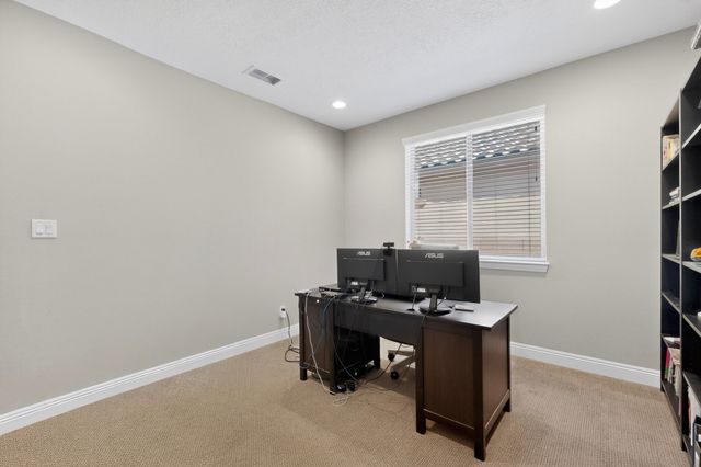 4712 Viento Del Norte, Santa Fe, NM 87507