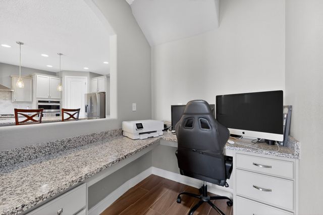 4712 Viento Del Norte, Santa Fe, NM 87507