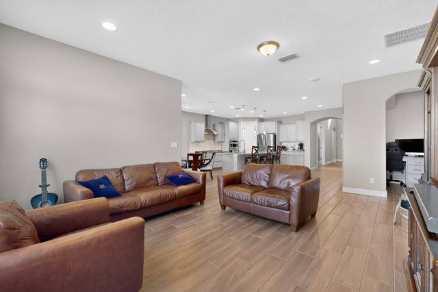 4712 Viento Del Norte, Santa Fe, NM 87507