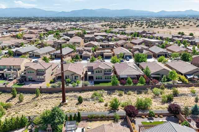 4712 Viento Del Norte, Santa Fe, NM 87507