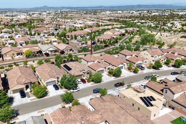 4712 Viento Del Norte, Santa Fe, NM 87507