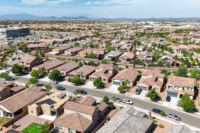 4712 Viento Del Norte, Santa Fe, NM 87507