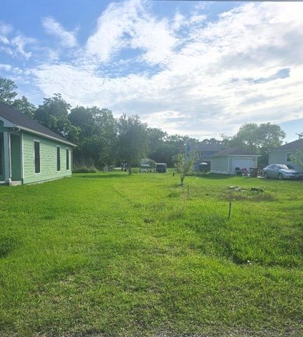 2508 Avenue F, Dickinson, TX 77539
