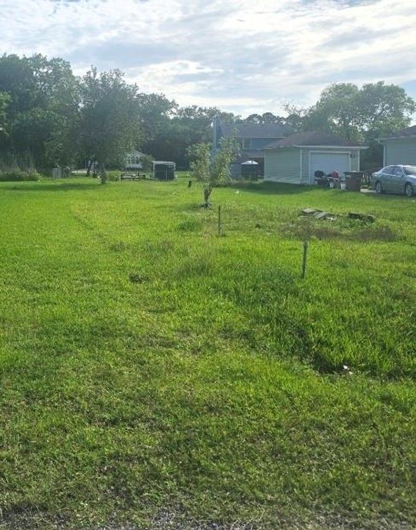 2508 Avenue F, Dickinson, TX 77539