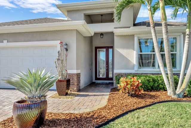 636 Gossamer Wing Way, Sebastian, FL 32958